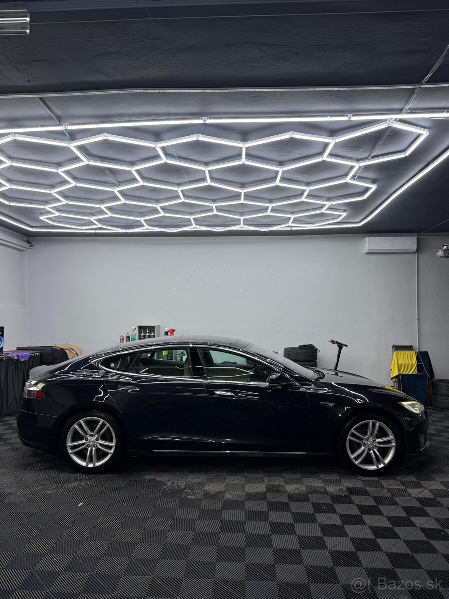 Tesla model S85D 2015 MCU2 Free supercharging dozivotne - 2