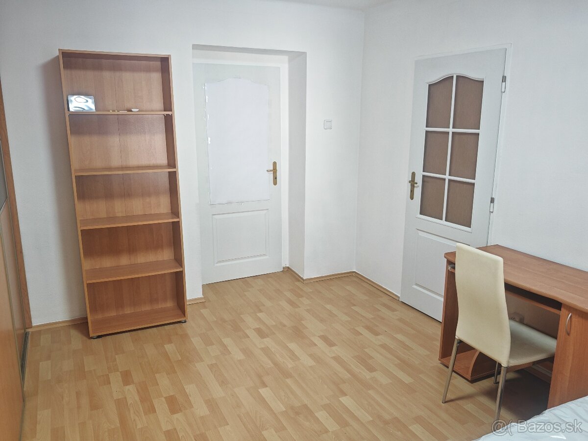 Prenájom samostatnej nepriechodnej izby v 2-izbovom byte - 2