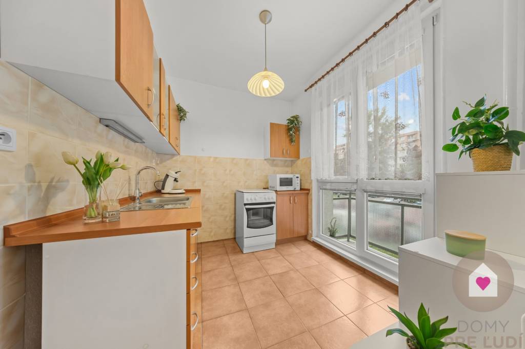 BA/RUŽINOV-Prenájom 1i bytu s balkónom a pivnicou v skvelej  - 2