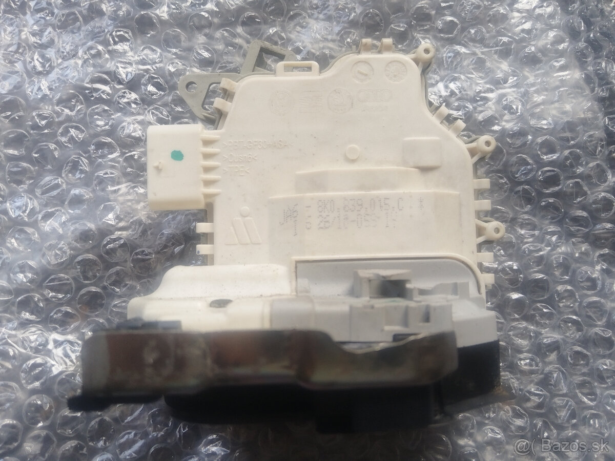 Zámok zadných dverí Audi A4 B8. - 2