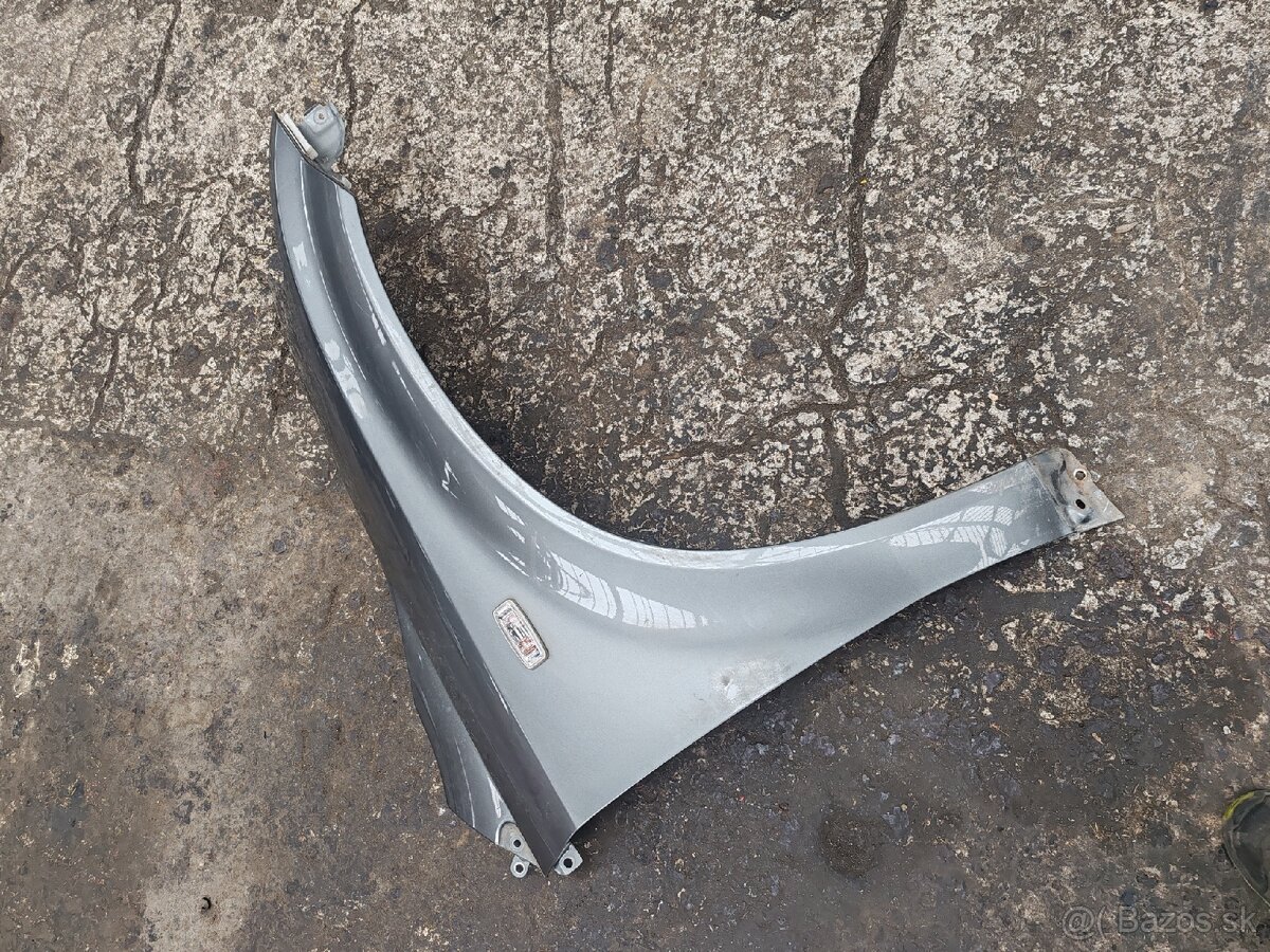 Nissan murano Z50 pravý blatník - 2