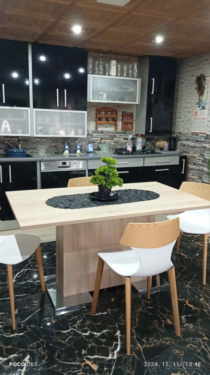 Jedálni stol a stoličky - 2