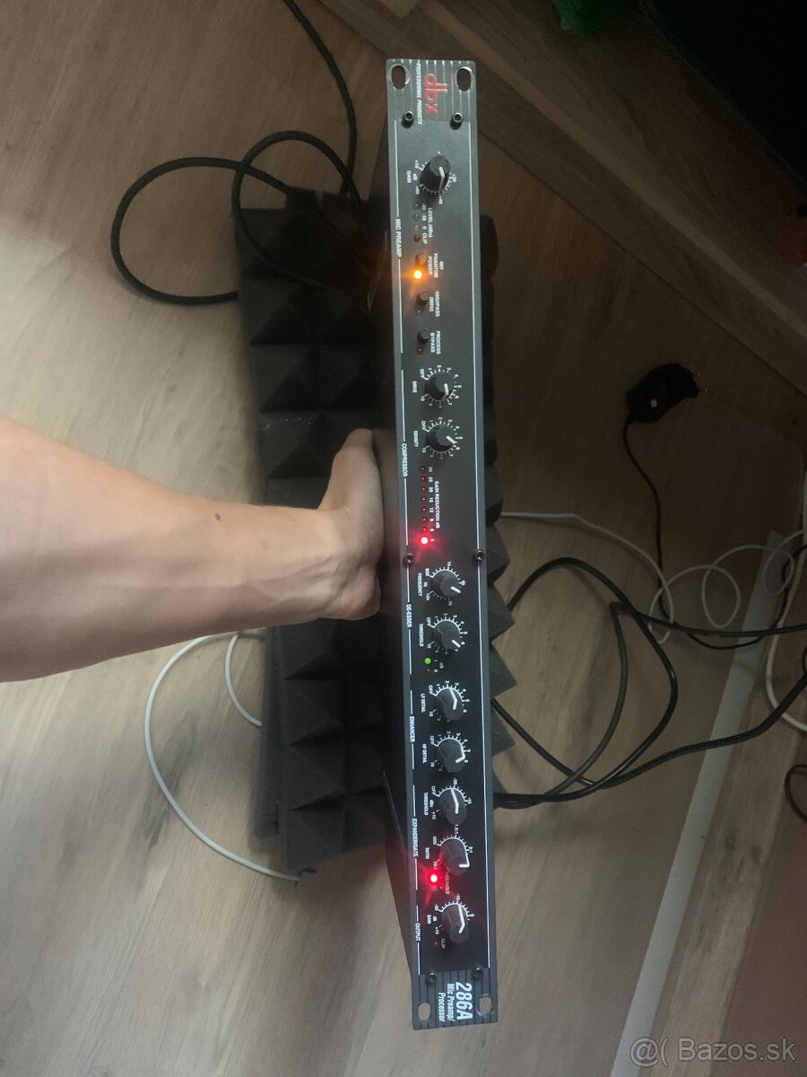 Dbx 286A-predzosilňovač na mikrofón a gitary - 2