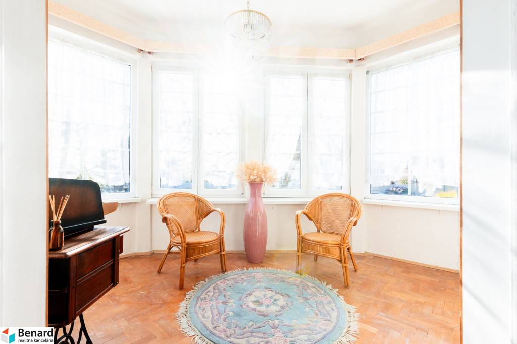 ŠARMANTNÁ VILA S VEĽKORYSÝM POZEMKOM 1418m2, VEĽKÝ ŠARIŠ - 2