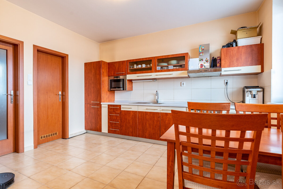 Krásny 2-izbový byt s lodžiou, 75 m², Tomášikova ul, Ružinov - 2