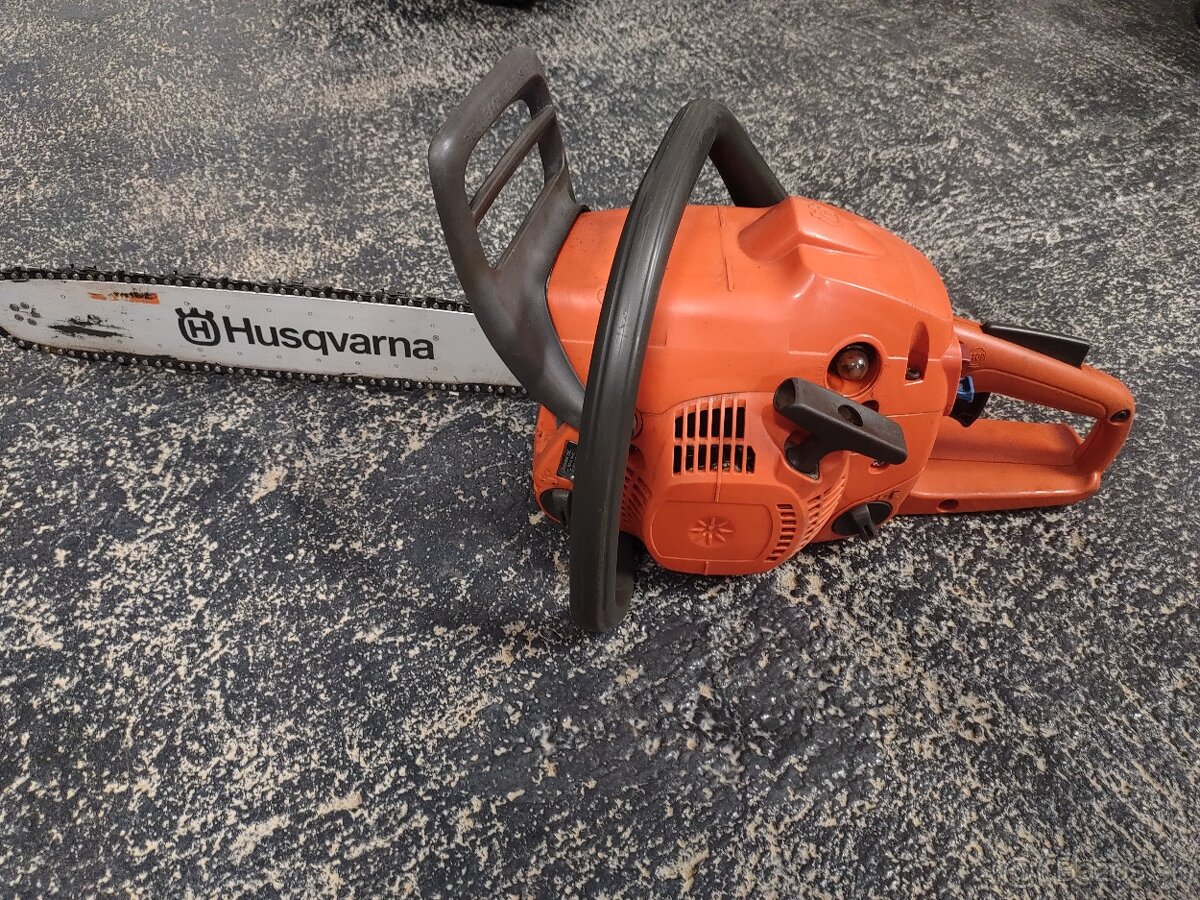 Predám motorovú pílu Husqvarna 236 - 2