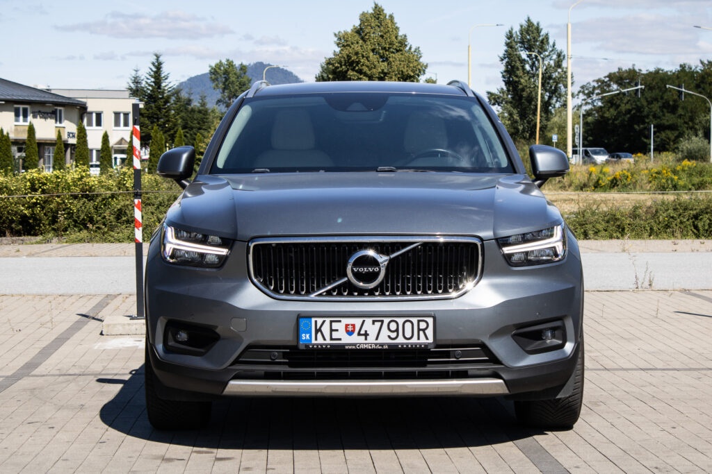 Volvo XC40 D4 Momentum (2018) - 2