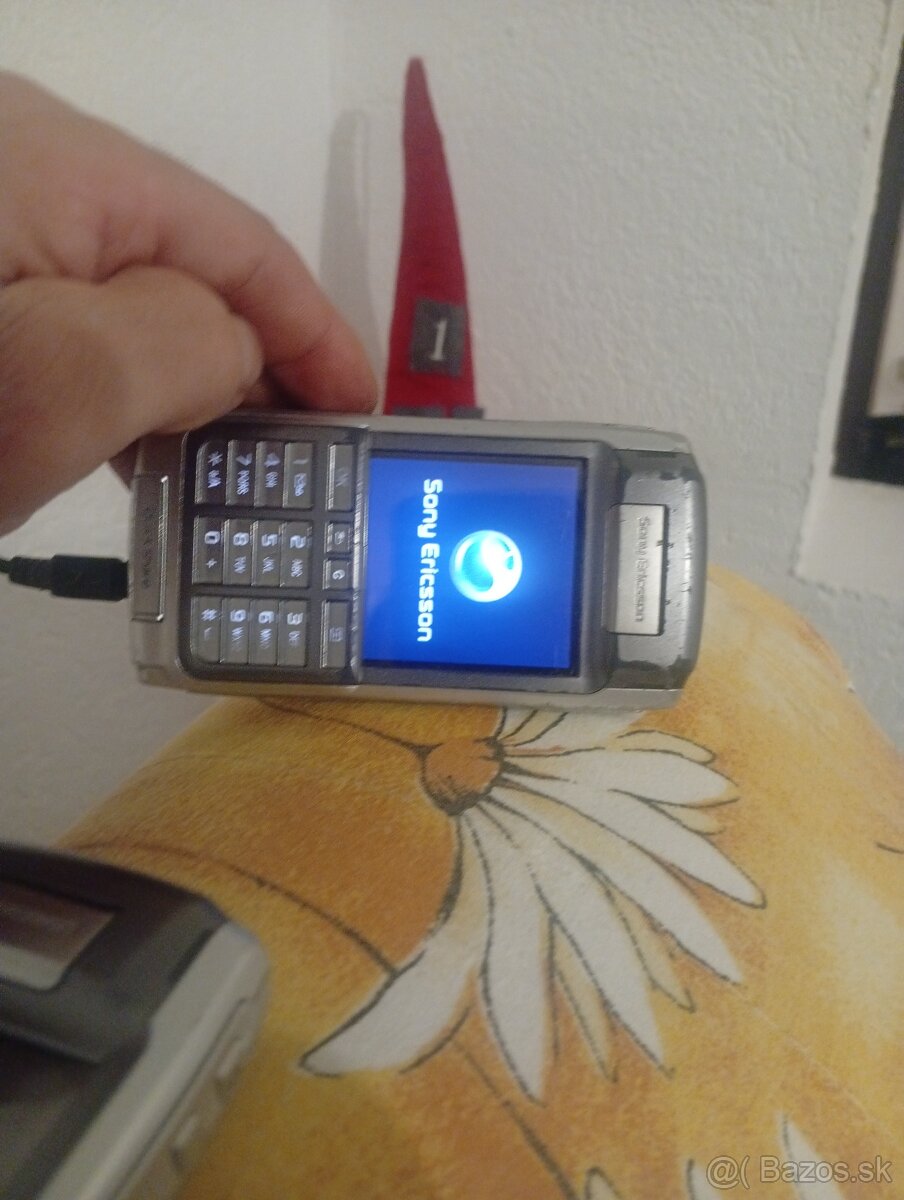 Kúpim staré tlacitkove telefony - 2