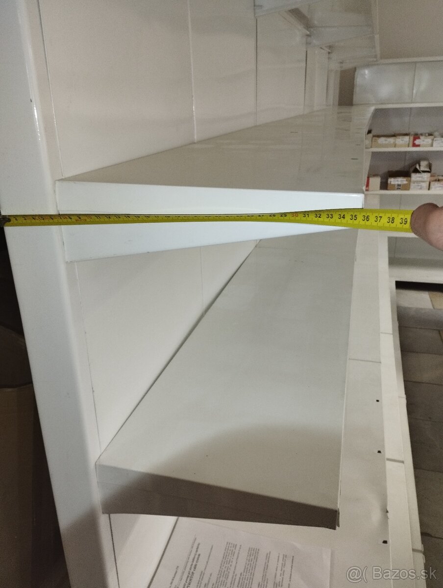 Predám obchodný regal/ police - 2