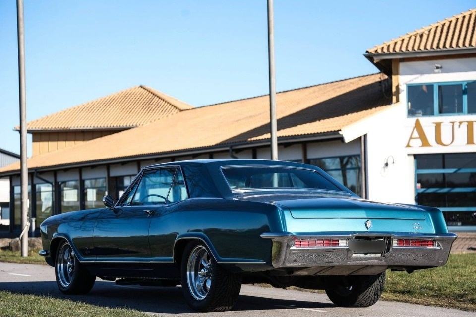 Buick Riviera z roku 1965 Pro Touring - 2