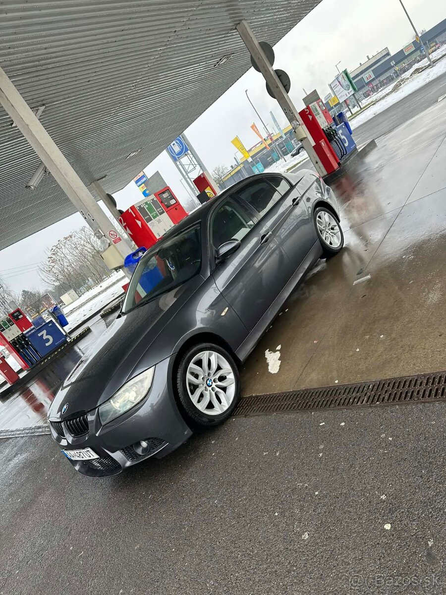 BMW E90 318D - 2