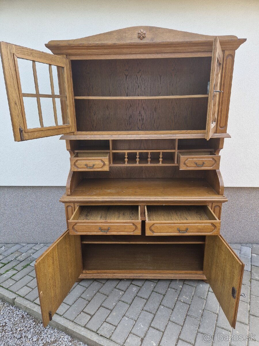 Kredenc, príborník - 2