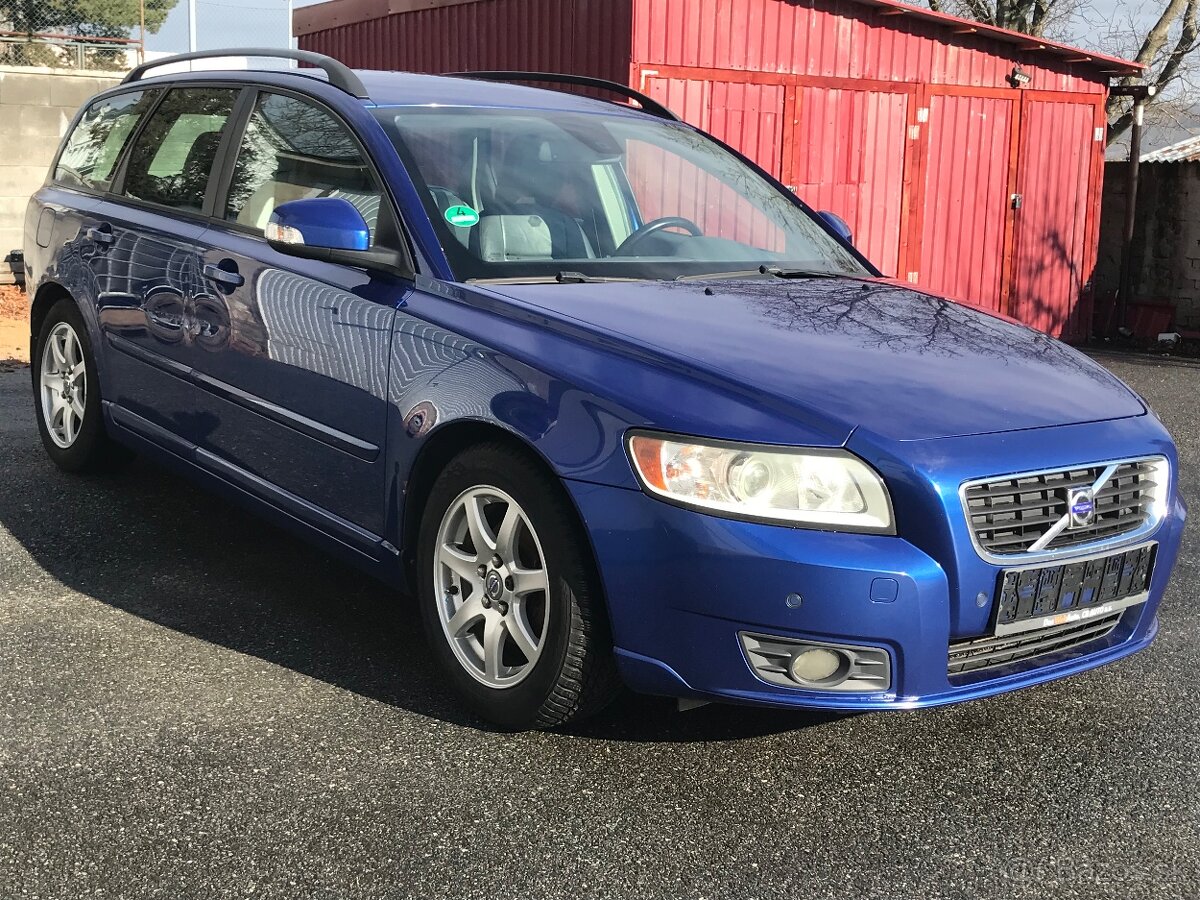 Volvo V50 1.6D 2010 - náhradní díly - 2