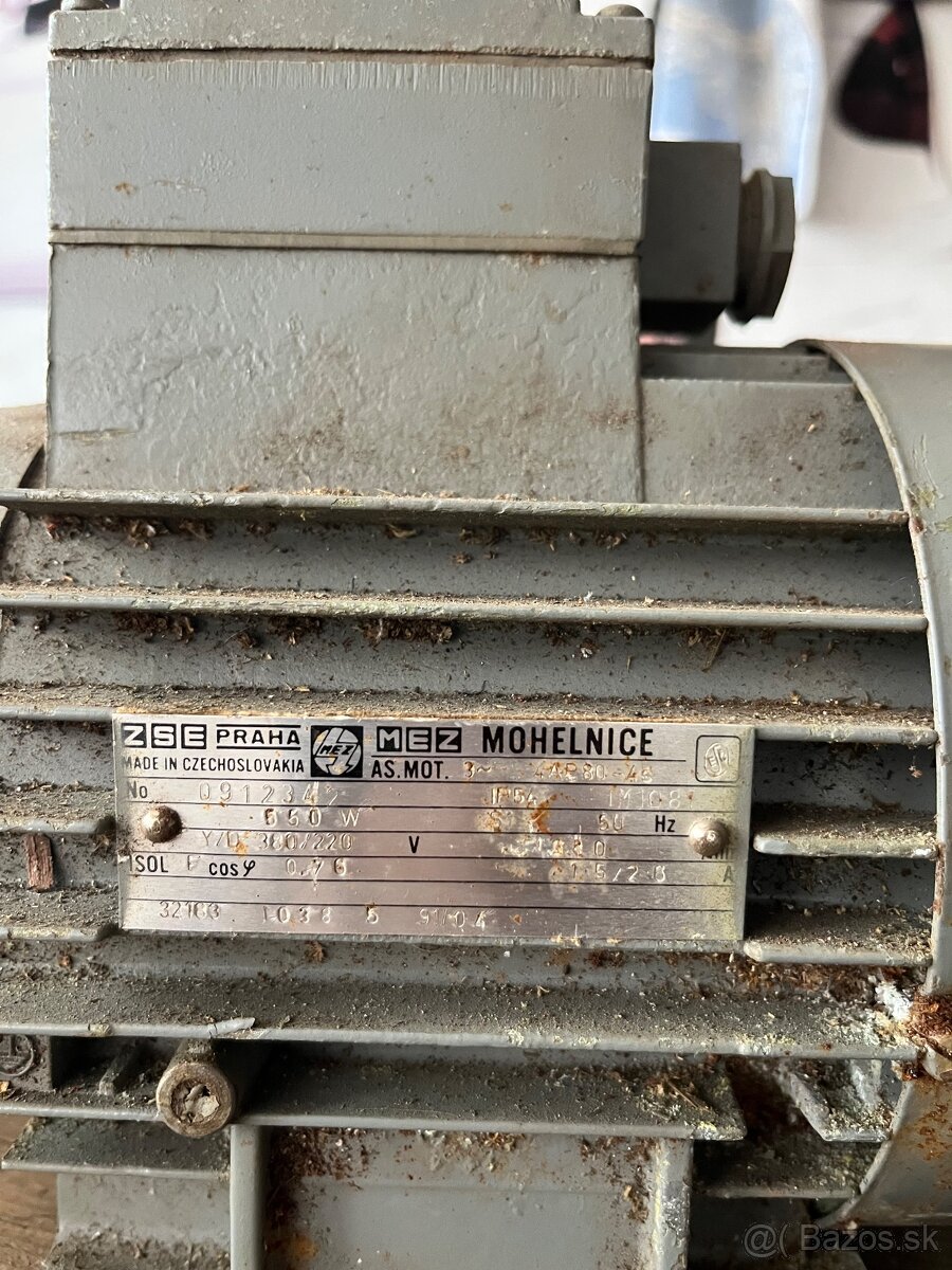 Elektromotor a hriadeľ s domcom - 2