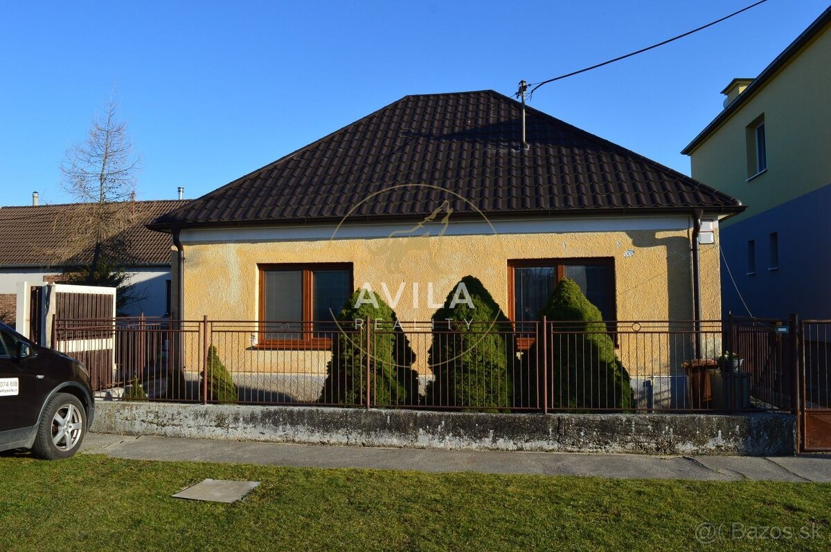 REZERVOVANÉ: Praktický 4izbový rodinný dom na pozemku 566m2  - 2