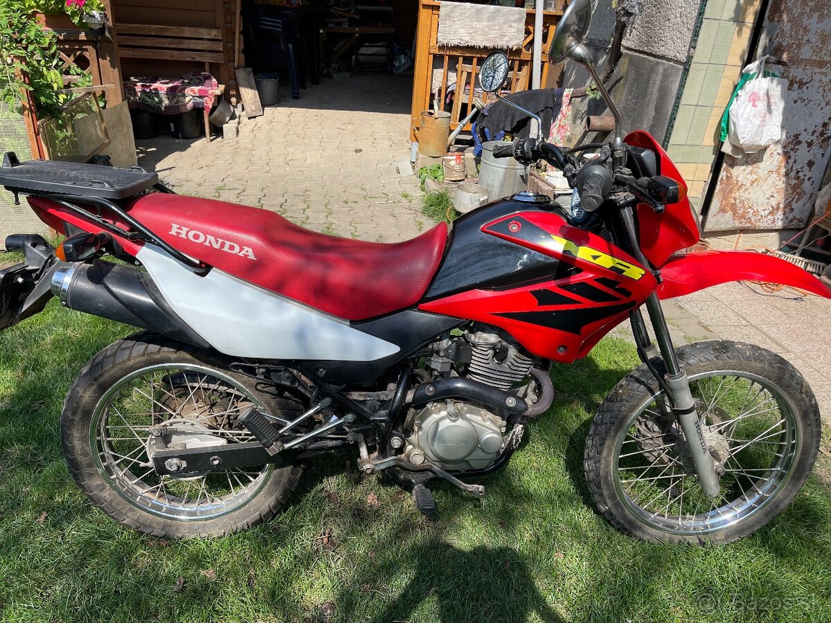 Predam motorku Honda XR 125L