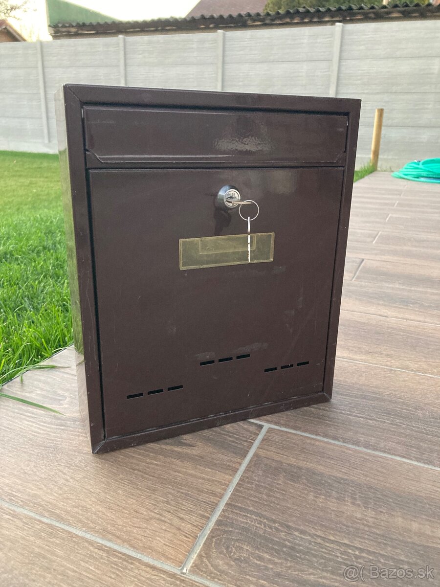 Klasická uzamykateľná poštová schránka - 2