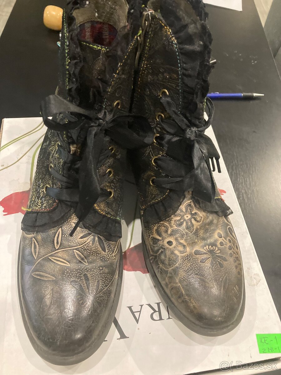 Topanky-Laura vita zanovne - 2