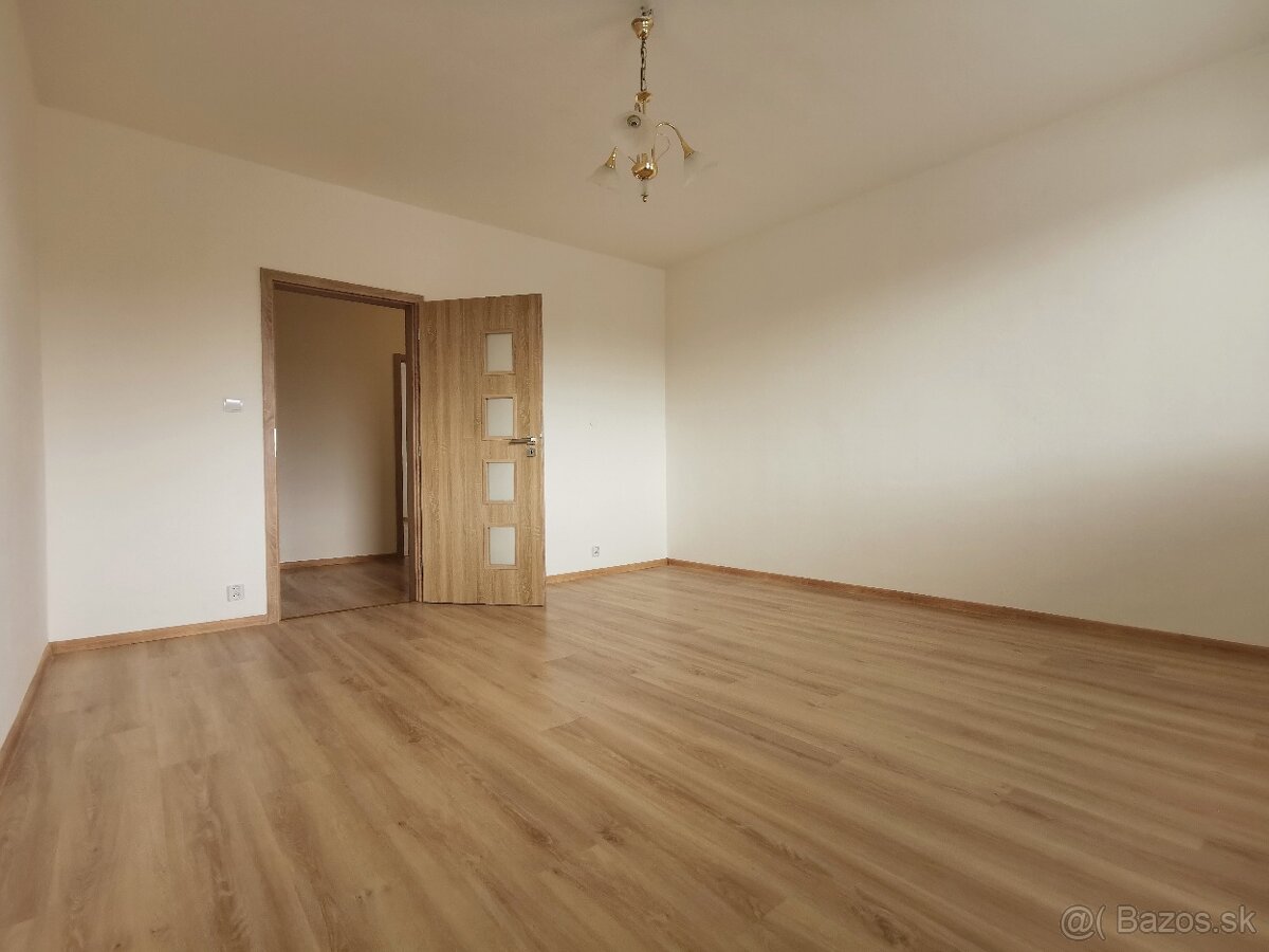 Slnečný 3 izbový byt - 2