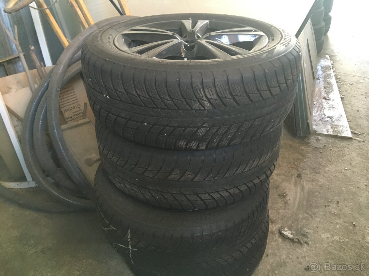 Predam zimne pneumatiky pre BMW X1 F48 (225/55R17) - 2