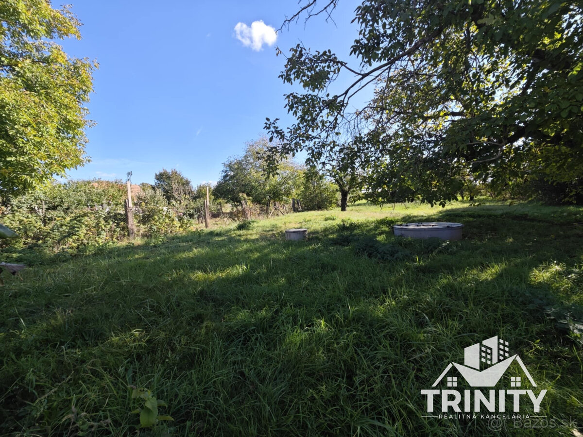Na predaj stavebný pozemok v obci Trávnica - 2