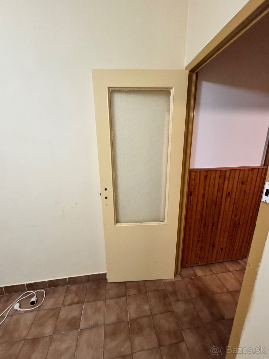Dvere z panelaku - 2