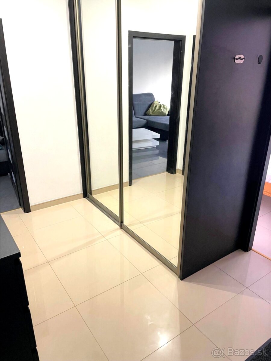 Prenájom: 2 izbový byt blízko centra Levíc - 2