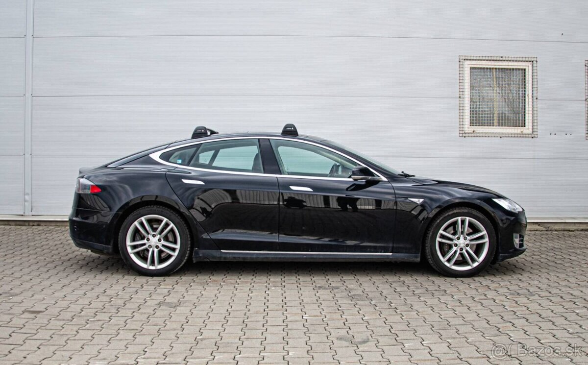 Tesla Model S 85 Free Supercharger - 2