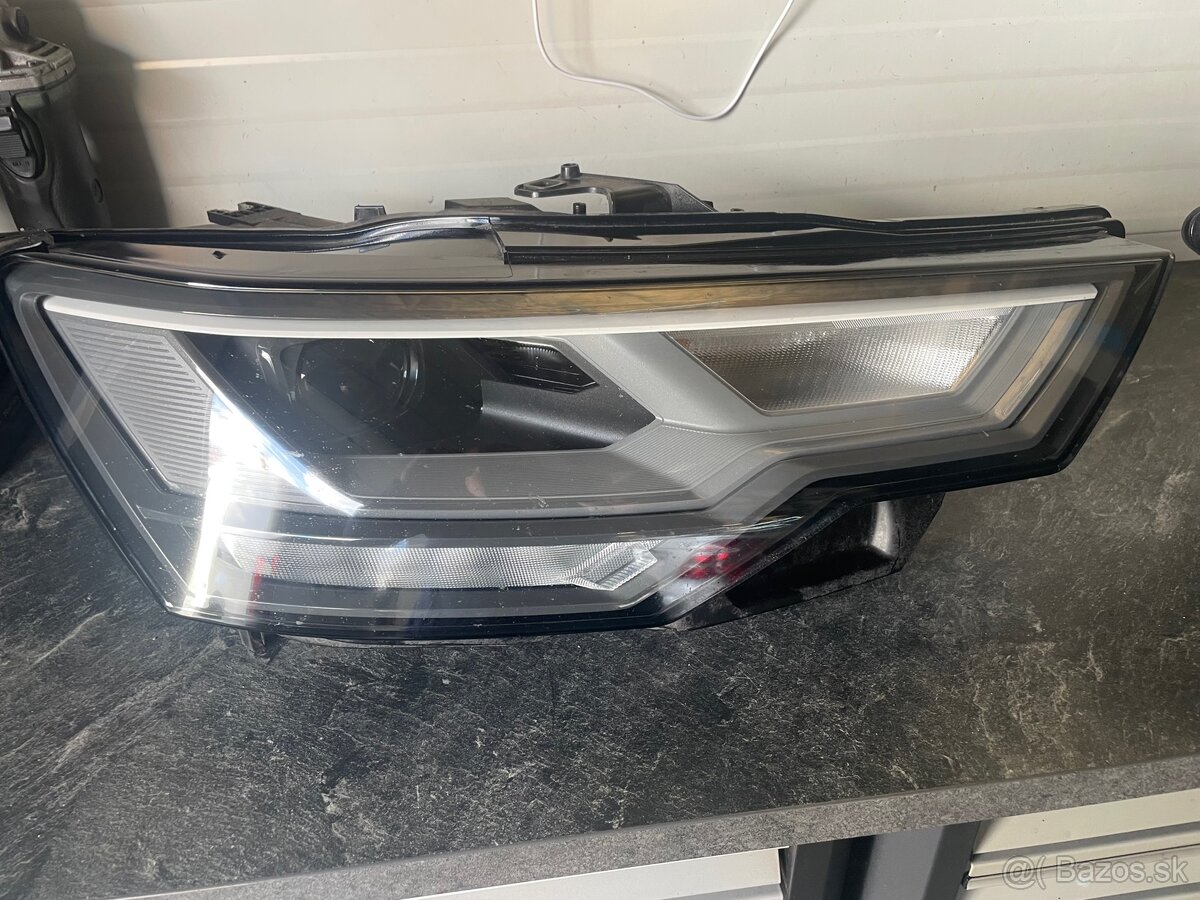 Predam svetla audi a6 c8 - 2