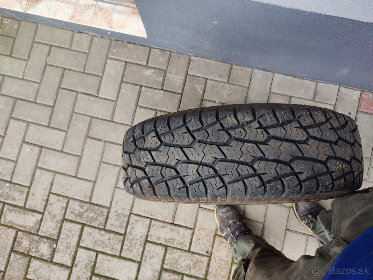 235/75r15 - 2