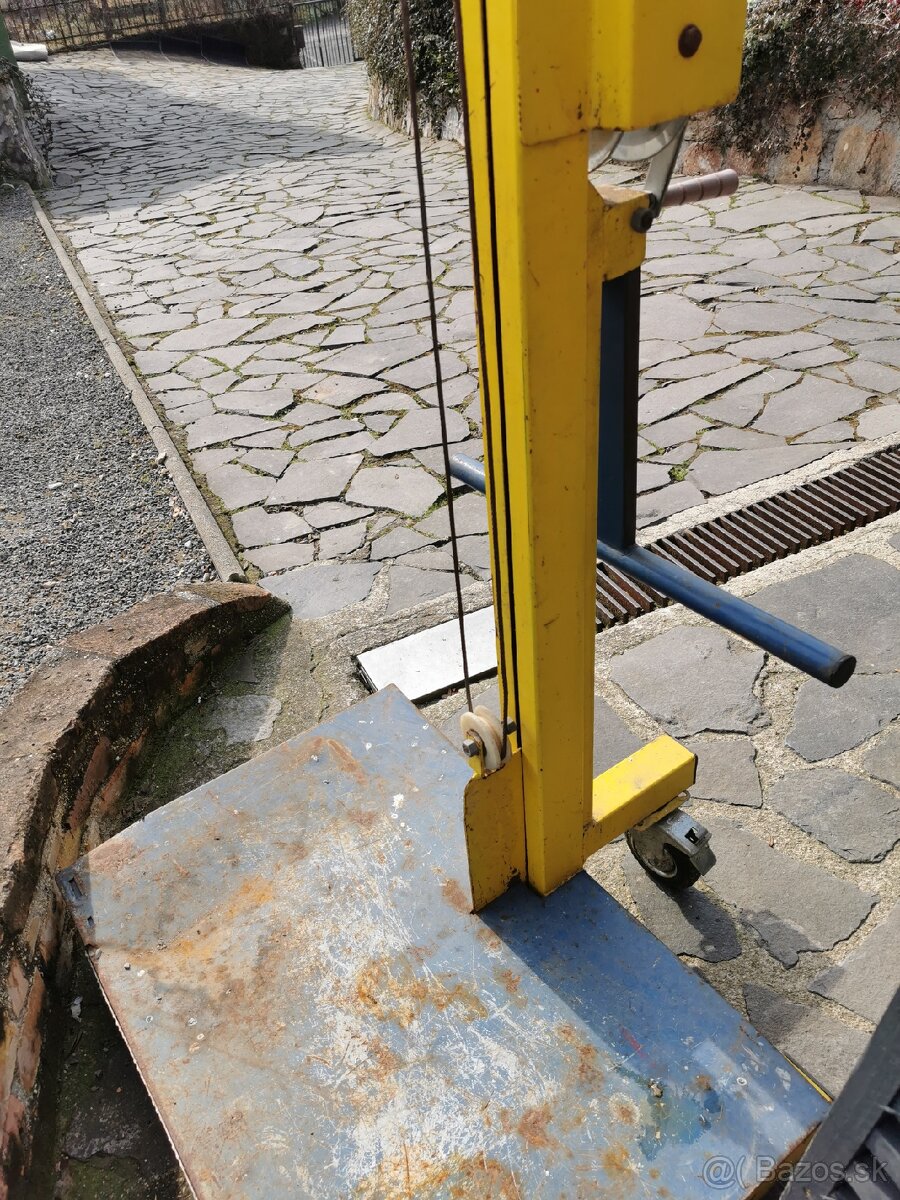 Predám zdvihák na nakladanie, vykladanie materialu - 2
