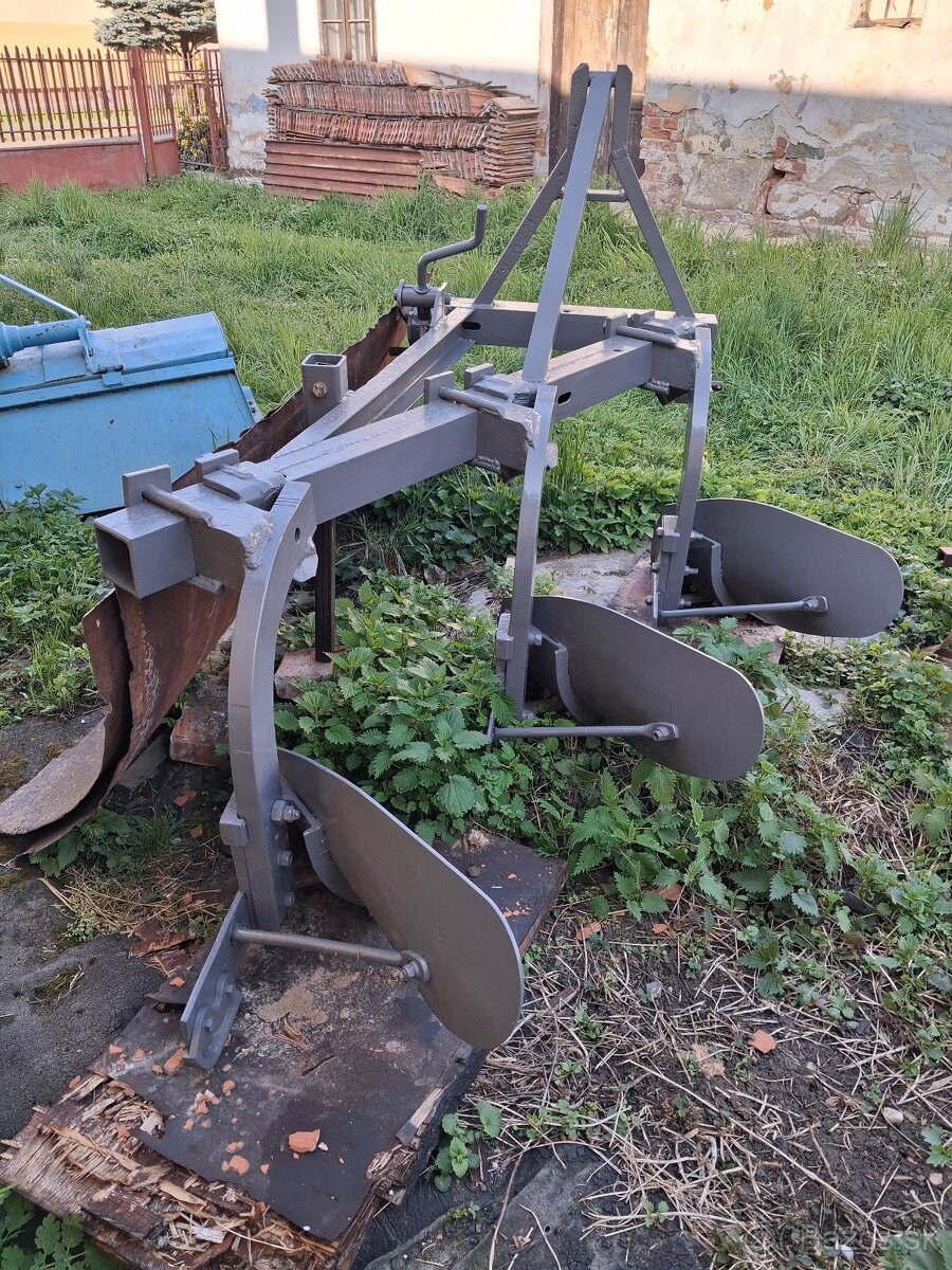Predám pluhy 3ky - 2