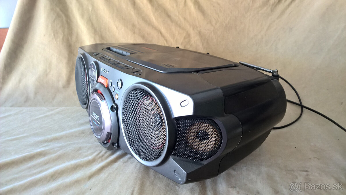 zberateľský boombox Triple Amplifier System - 2
