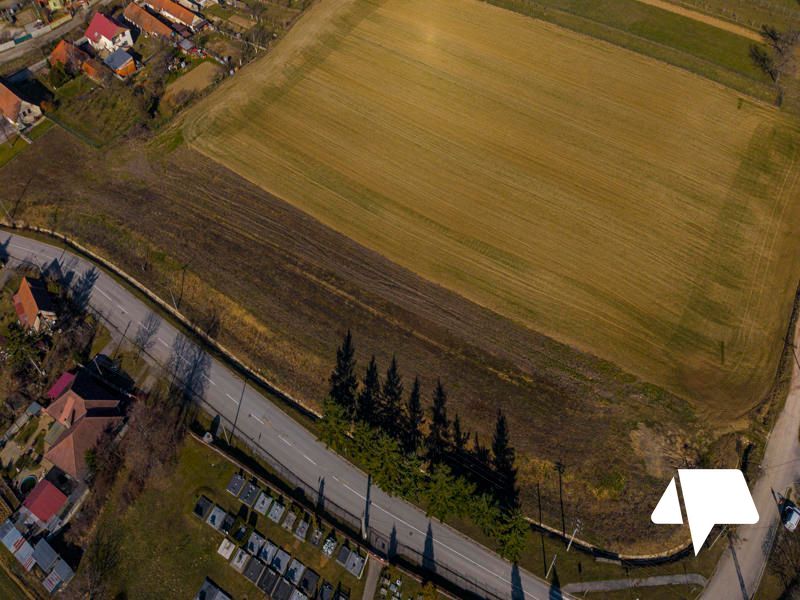 Predaj - Stavebný pozemok - Velčice - 2