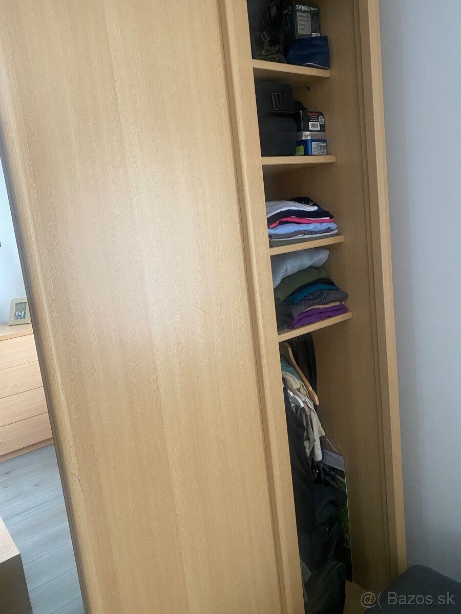 Šatníková skriňa - 2