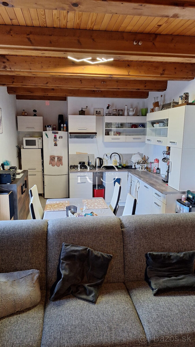 Na predaj 2-generačný rodinný dom v obci Bystrička (Martin) - 2