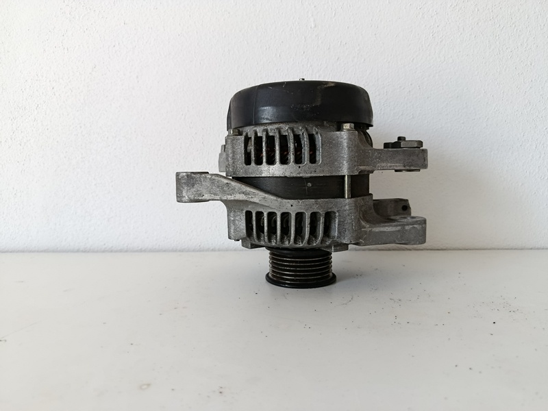 alternator toyota 270600y050 140€ - 2