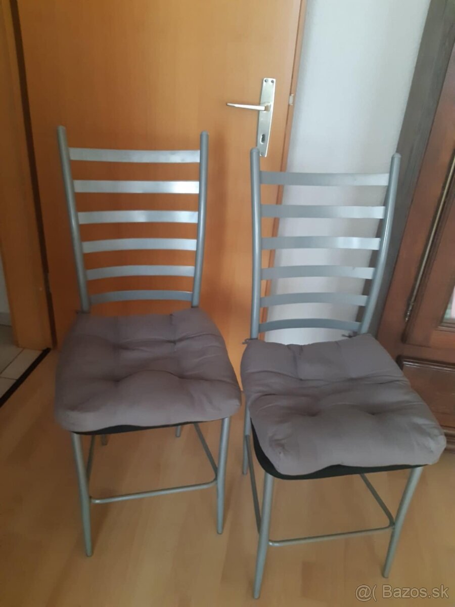 Jedálenská stolička - 2