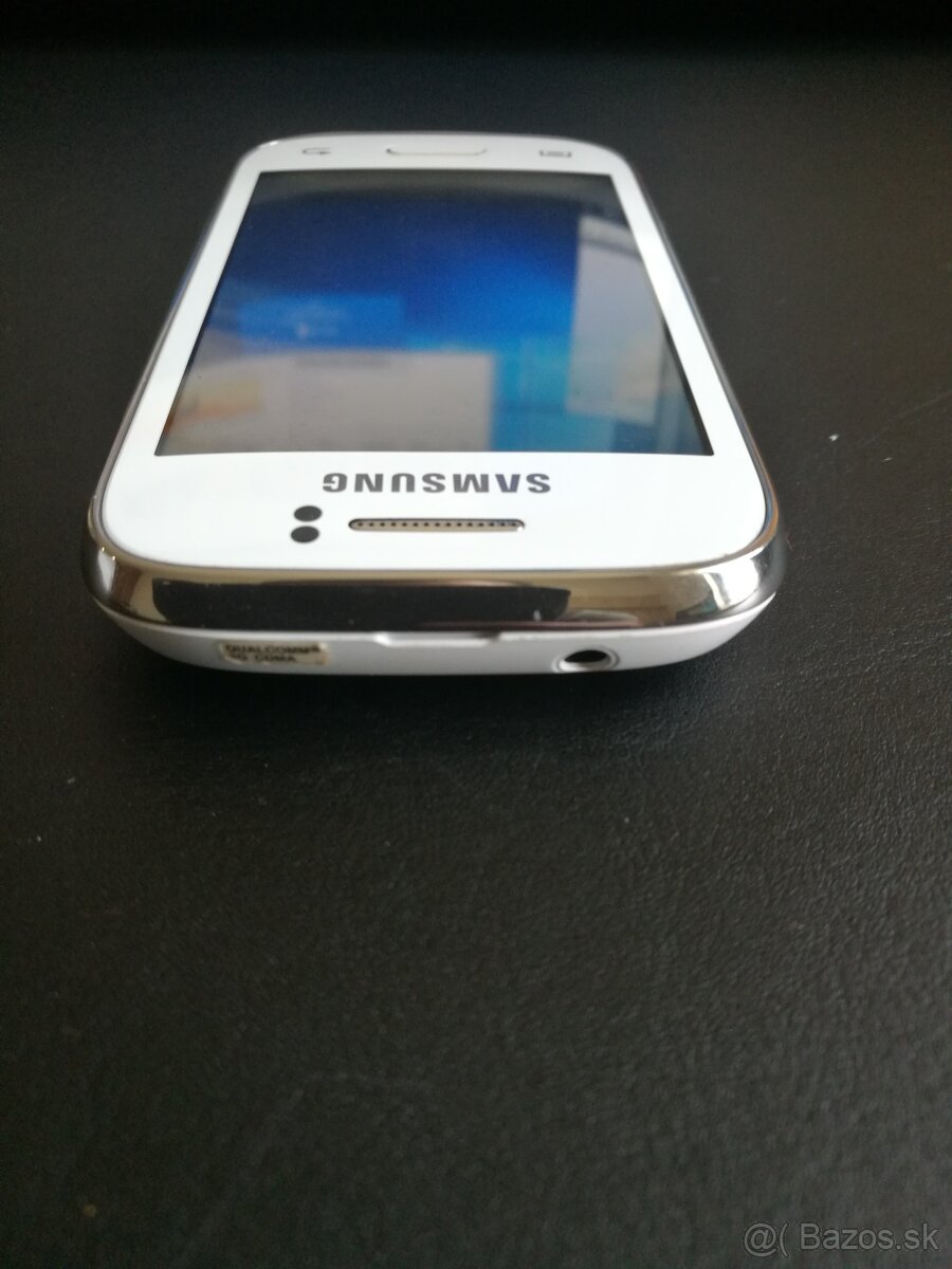 SAMSUNG Galaxy Young (GT-S6310N) - 2
