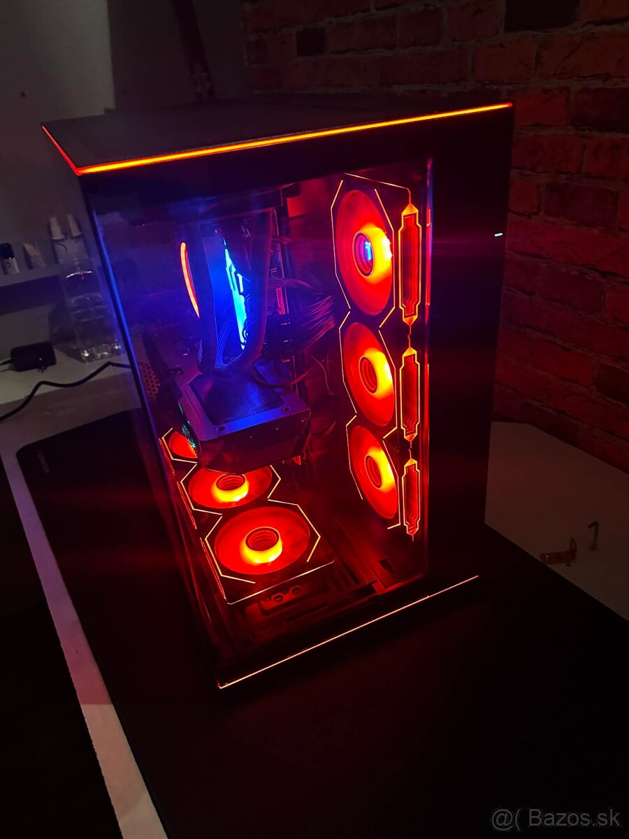 Ryzen 7 9800x3d / RTX 5070 / 32GB DDR5 - 2