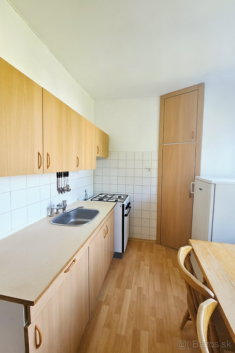 Na predaj: 2-izbový byt, 56 m2 Prievidza, ul. Šumperská - 2