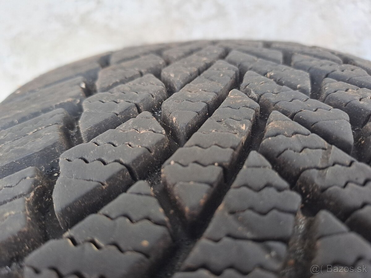 Pneumatiky zimne 205/60R 16 dezen 7mm - 2