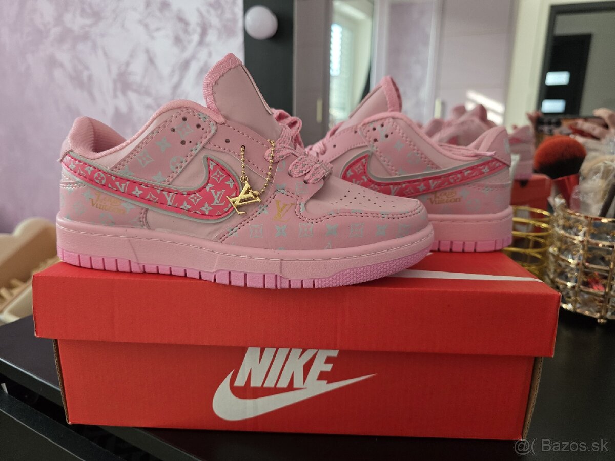 Tenisky Nike Air max LV - 2