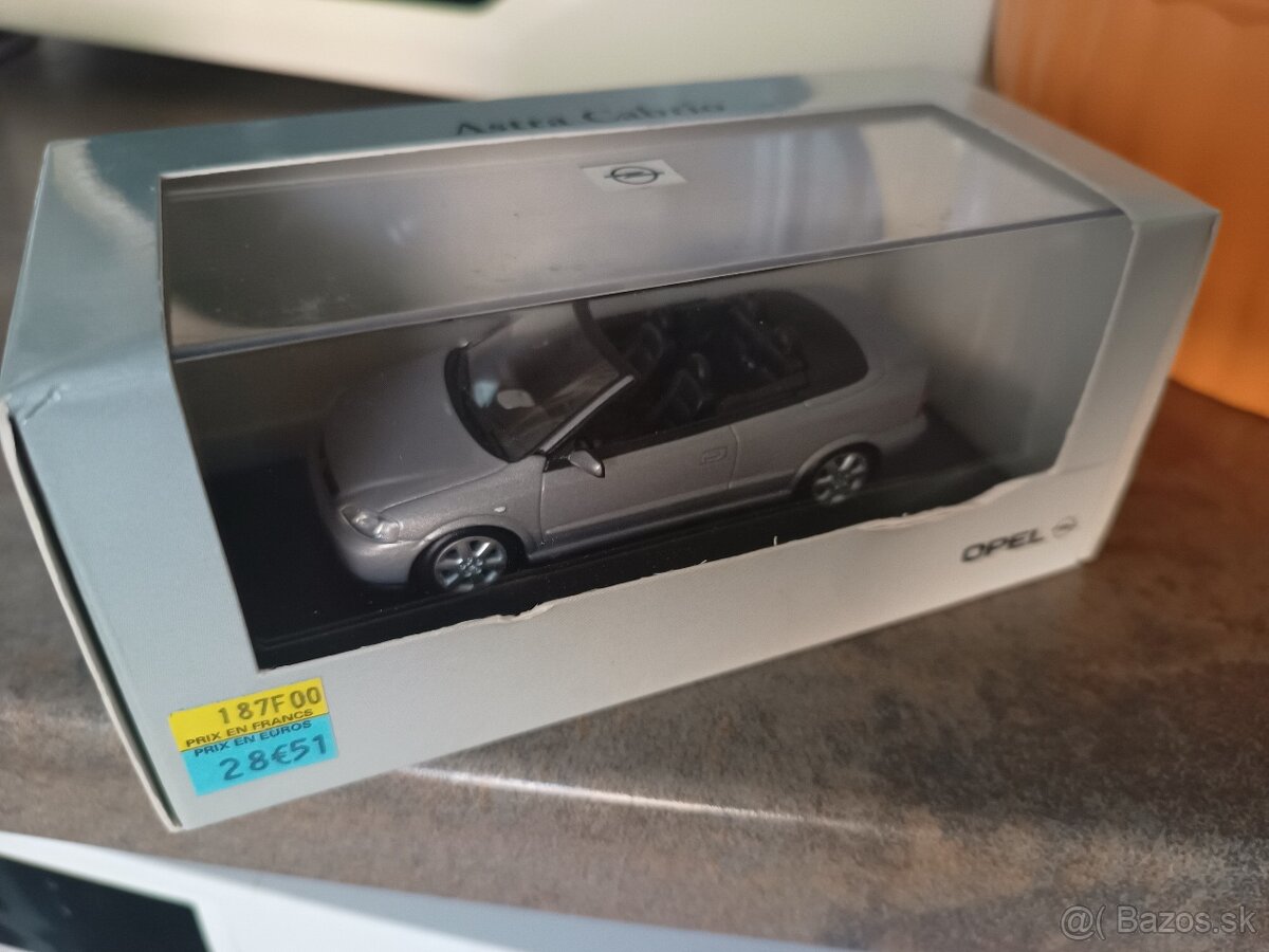 1:43 Opel Astra Cabrio Minichamps - 2
