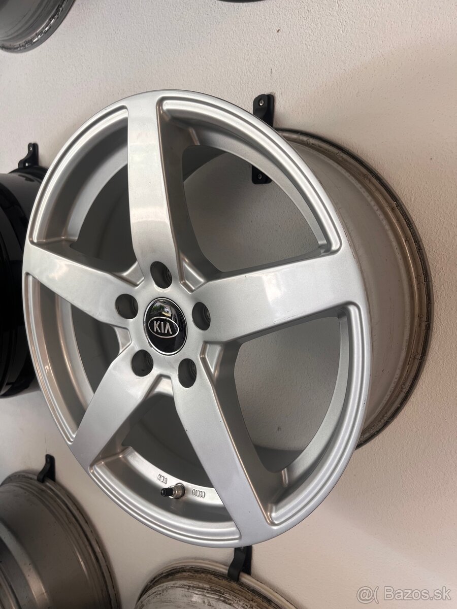 Kia R17 alu disky 5x114,3 - 2