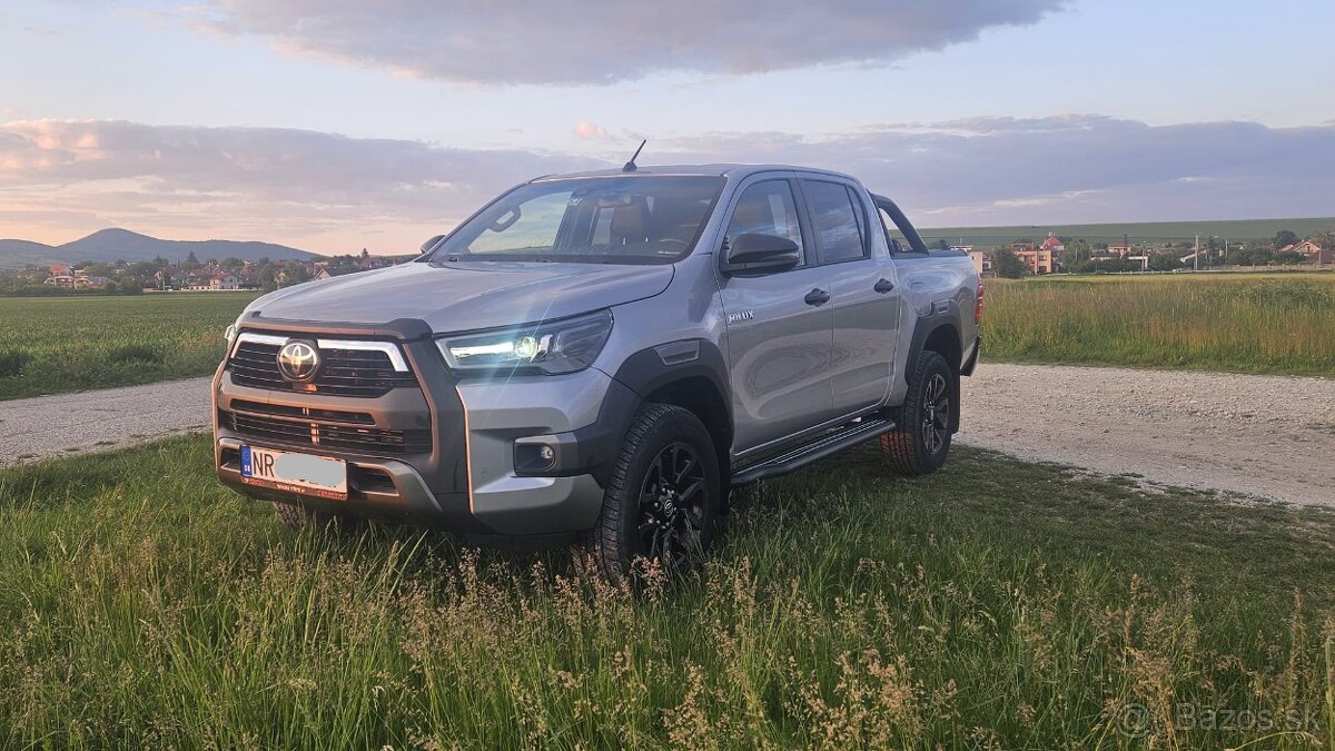 Toyota Hilux DC 2.8 I Invincible 4x4 A/T