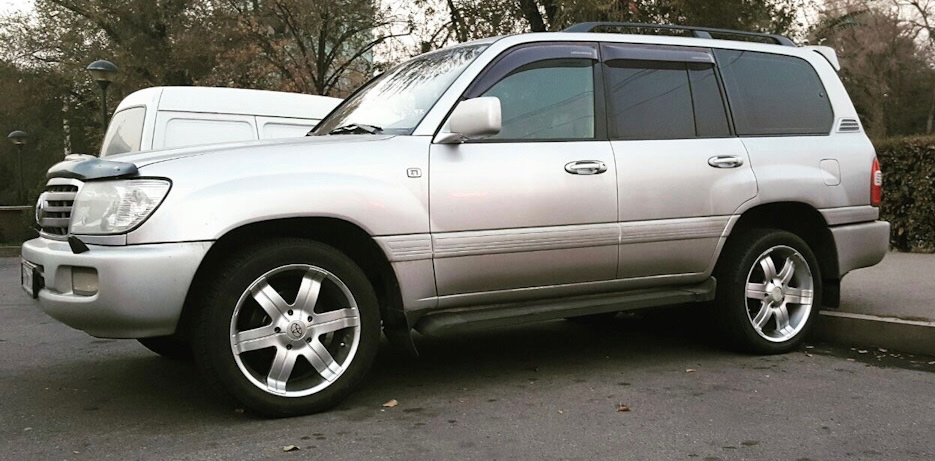 Elektróny Toyota Land Cruiser