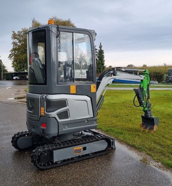 Predám čínsky minibager top stav - 2