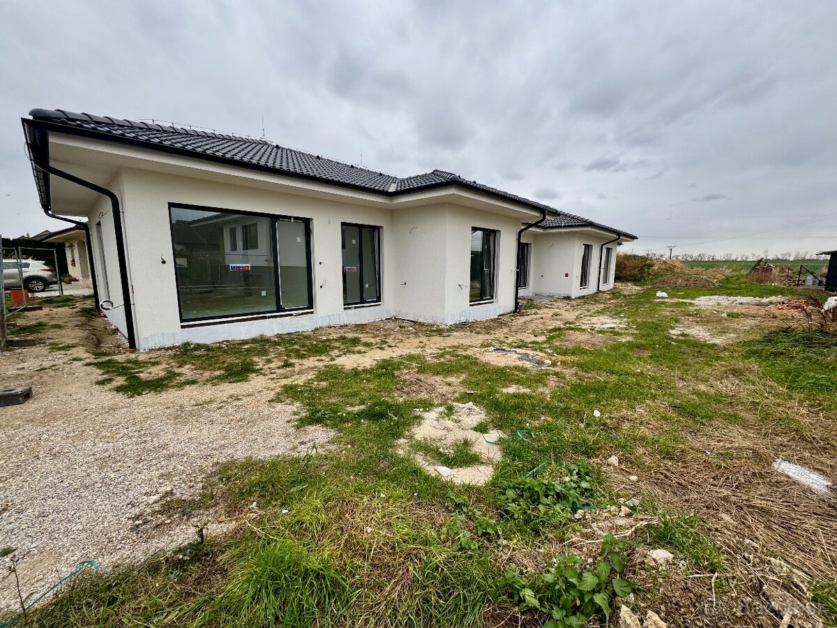 Na predaj 4i RD v radovej zástavbe, 218m2 pozemok - 2