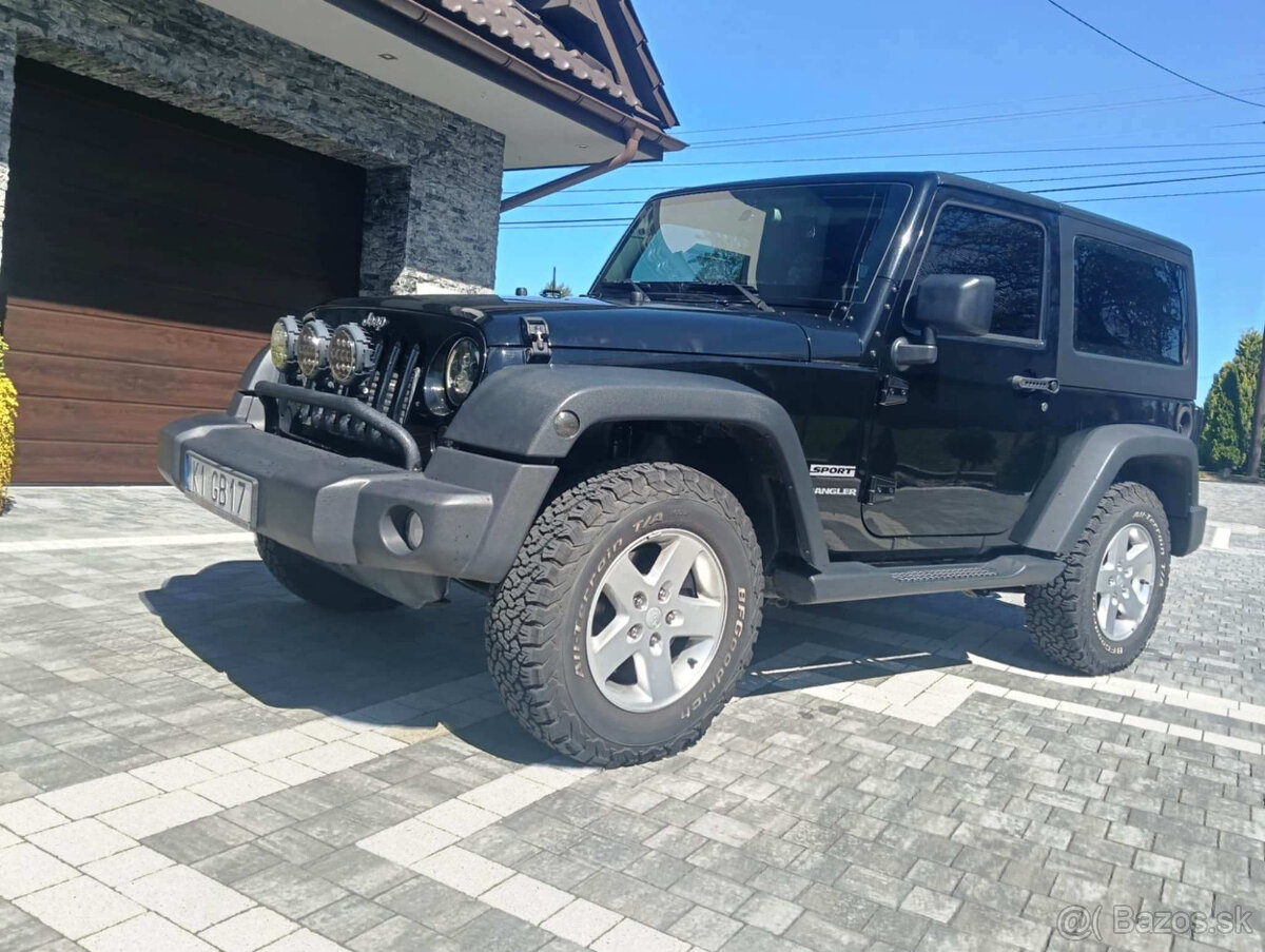 Jeep Wrangler 2.8 SPORT 4X4